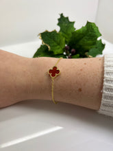 Load image into Gallery viewer, Single gold plated clover bracelet