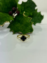 Load image into Gallery viewer, Single gold plated clover ring