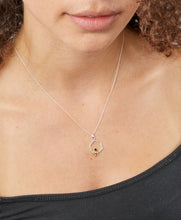 Load image into Gallery viewer, Silver Stone Set Bee Pendant