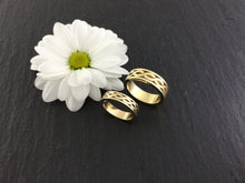 Load image into Gallery viewer, 7mm Celtic love knot wedding band , 9ct Gold celtic ring. Totally handmade.