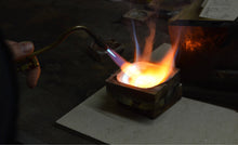 Load image into Gallery viewer, 9ct 2.5mm White Gold Traditional D shape Wedding Band.