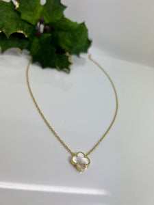 Single gold plated clover necklace