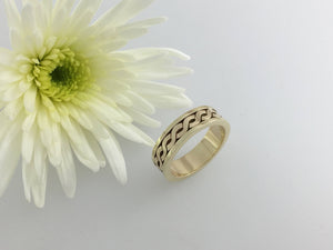 5mm Celtic love knot wedding band, 9ct Gold celtic ring. Totally handmade.
