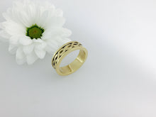 Load image into Gallery viewer, 7mm Celtic love knot wedding band , 9ct Gold celtic ring. Totally handmade.
